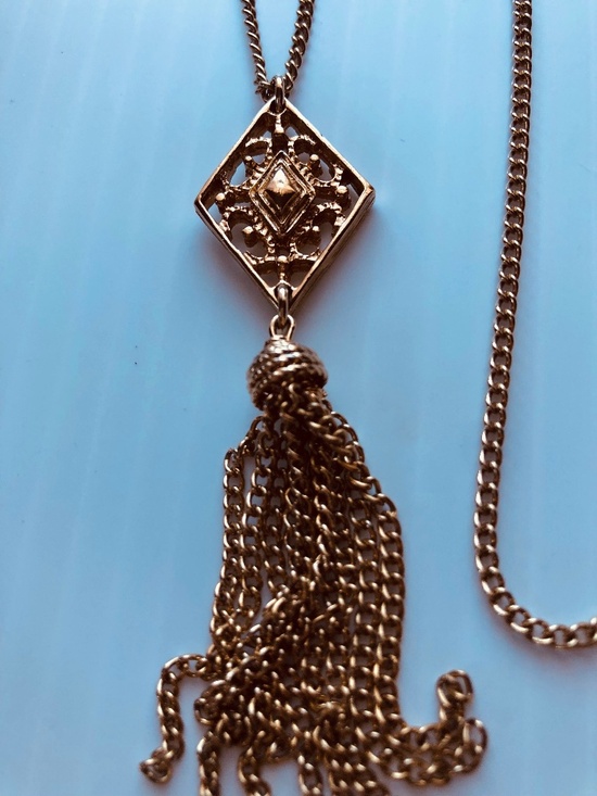 Sarah Coventry long gold tone tassel necklace - Picture 4 of 6